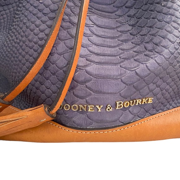 Dooney and Bourke drawstring bucket Snakeskin Texture Shoulder Bag - Picture 2 of 16